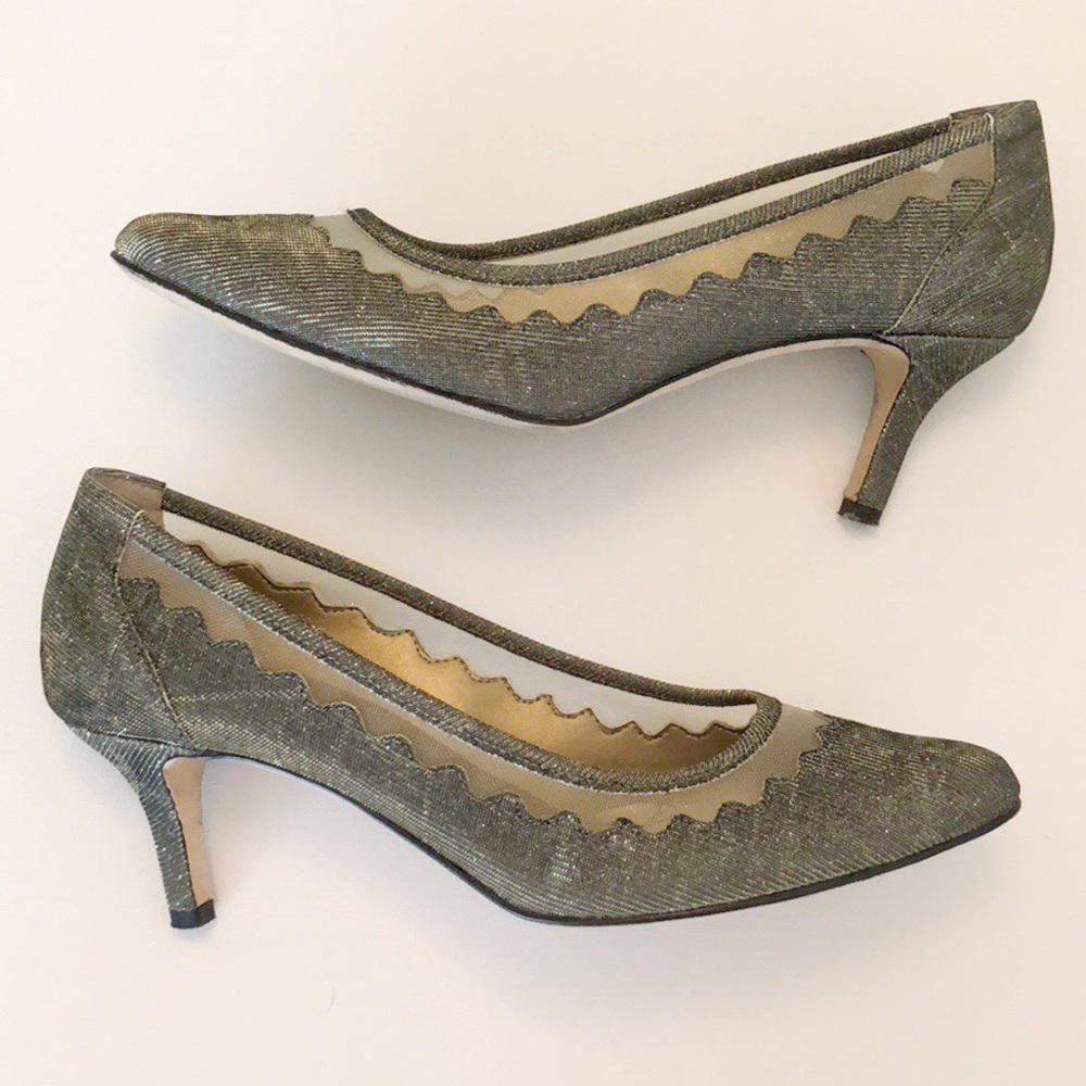 Metallic Pumps by Vaneli